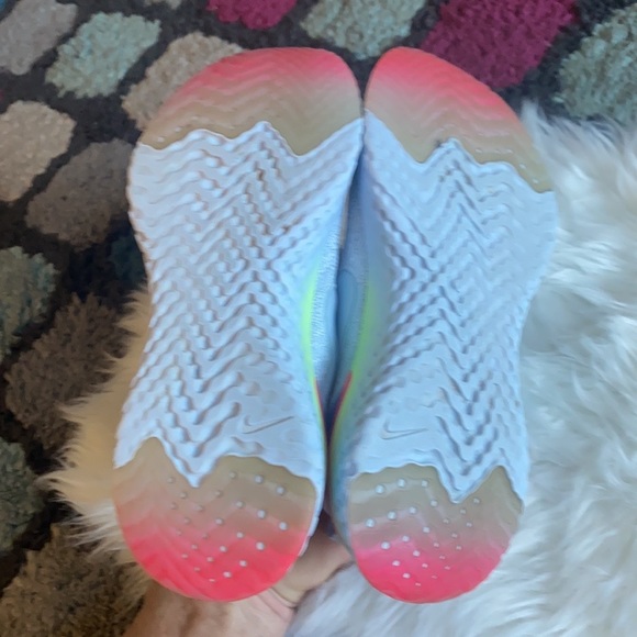 Nike Epic Flyknit React 2 - Picture 5 of 5
